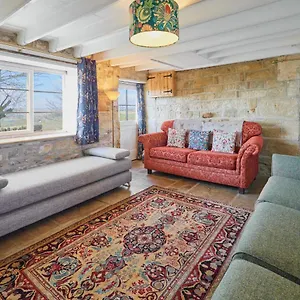 https://host-stay-lop-hall.yorkshirehotels.net