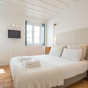 https://feels-like-home-bairro-alto-central-apartment.hotels-lisbon-portugal.com